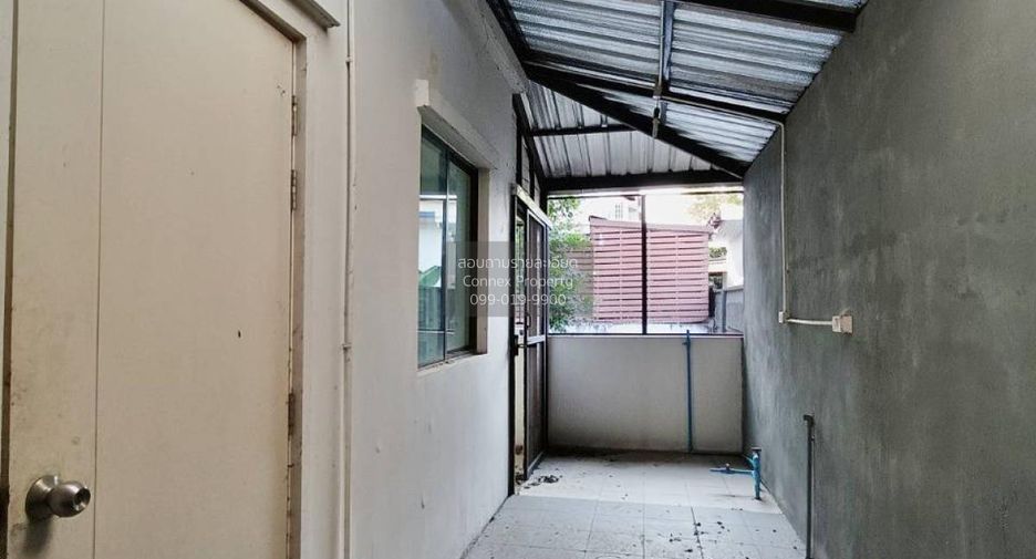 Casa adosada en venta de 3 habitaciones en Khlong Luang, Pathum Thani