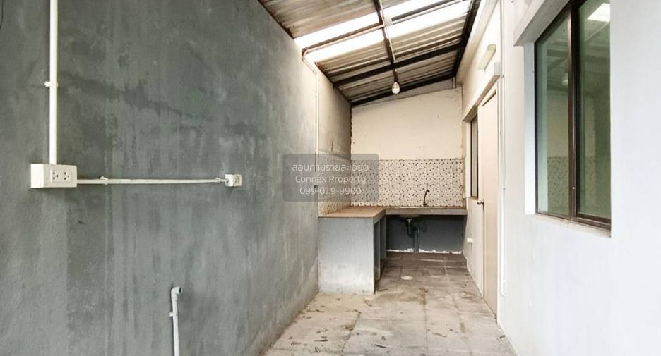 Casa adosada en venta de 3 habitaciones en Khlong Luang, Pathum Thani