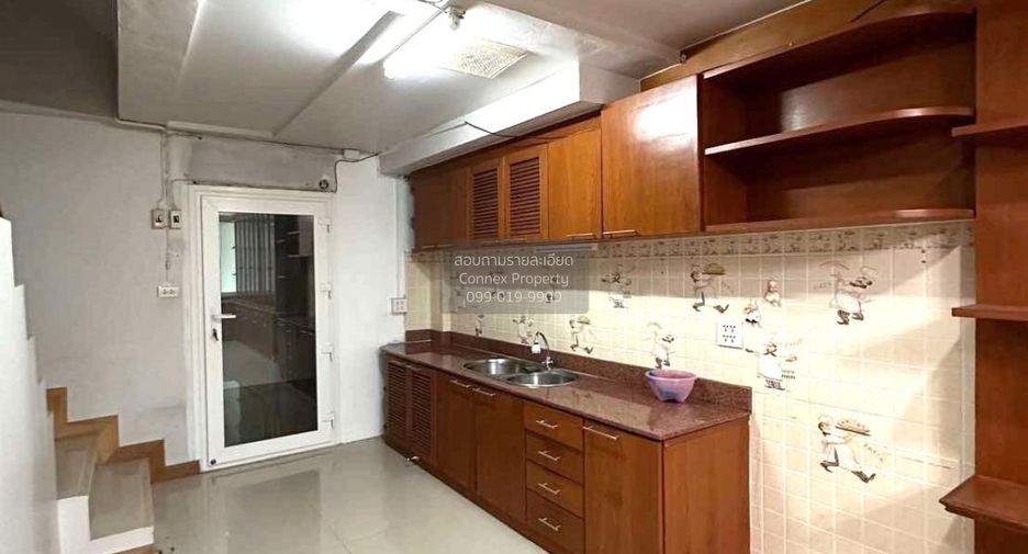 Продажа 3 спальни торговое помещение в Sam Phran, Накхонпатхом