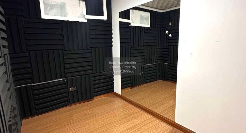 Продажа 3 спальни торговое помещение в Sam Phran, Накхонпатхом