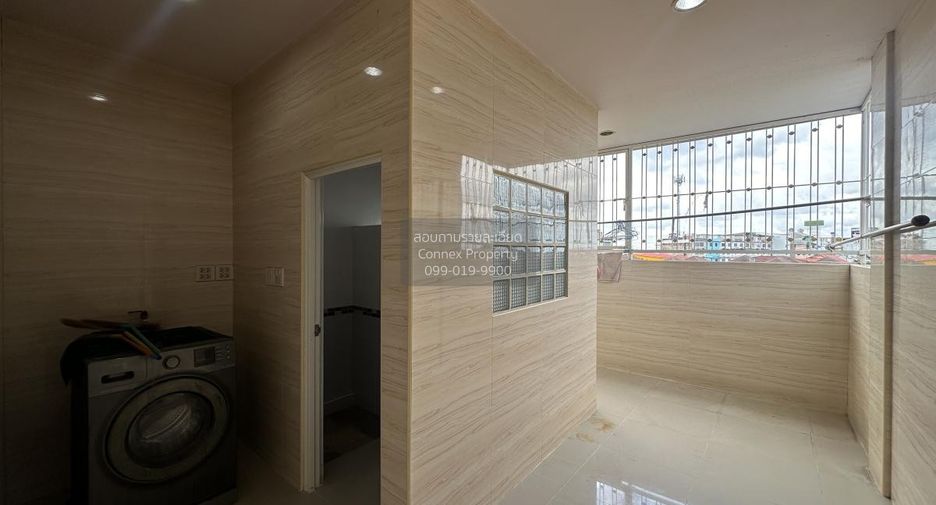 Продажа 3 спальни торговое помещение в Sam Phran, Накхонпатхом