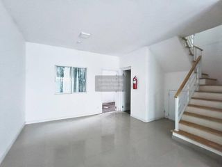 Продажа 3 спальни таунхаус в Khlong Luang, Патумтани