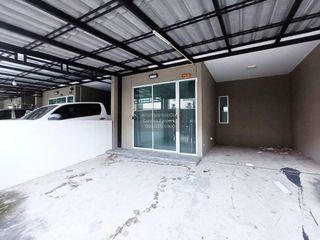 Продажа 3 спальни таунхаус в Khlong Luang, Патумтани