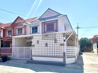 Продажа 3 спальни таунхаус в Khlong Luang, Патумтани