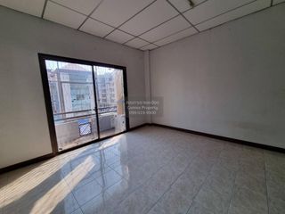 Продажа 2 спальни торговое помещение в Khlong Luang, Патумтани
