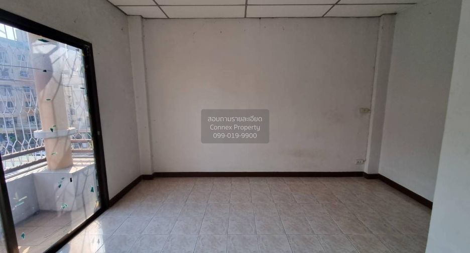 Local comercial en venta de 2 habitaciones en Khlong Luang, Pathum Thani