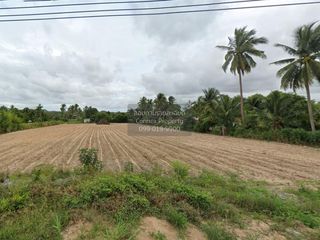 Terreno en venta de 1 habitaciones en Si Racha, Chonburi