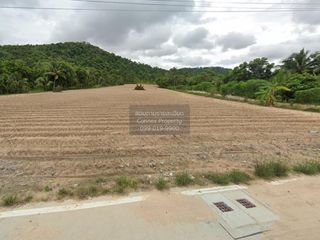 Terreno en venta de 1 habitaciones en Si Racha, Chonburi