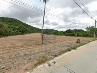 Terreno en venta de 1 habitaciones en Si Racha, Chonburi
