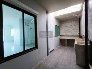 Продажа 3 спальни таунхаус в Nong Khae, Saraburi