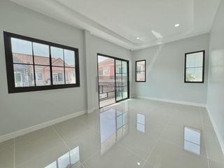 Продажа 3 спальни таунхаус в Bang Kruai, Нонтабури