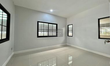 Продажа 3 спальни таунхаус в Bang Kruai, Нонтабури