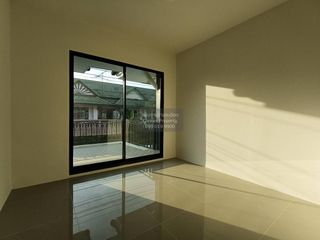 Продажа 3 спальни таунхаус в Khlong Luang, Патумтани