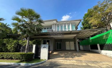 For sale 4 bedrooms house in Saphan Sung, Bangkok