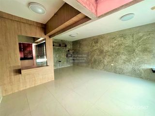 Продажа 3 спальни кондо в Хуаи Кхщанг, Бангкок