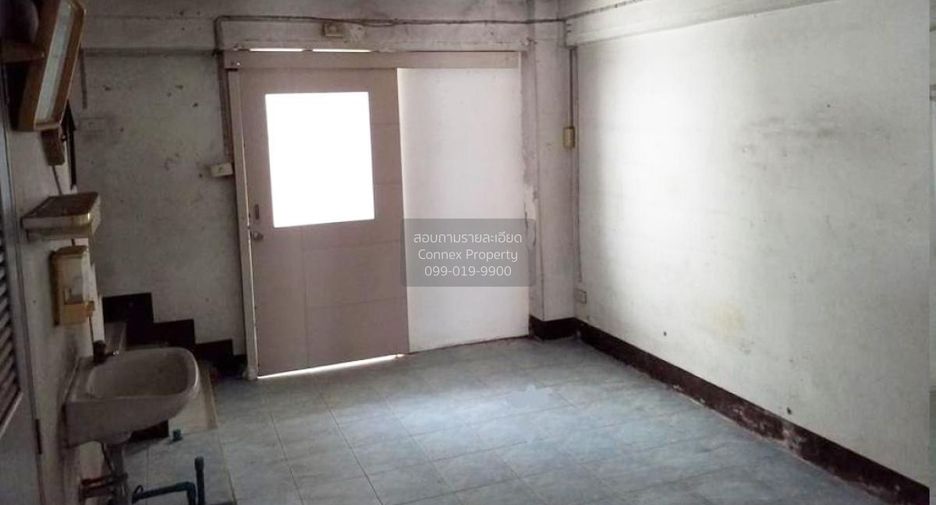 Local comercial en venta de 8 habitaciones en Khlong Luang, Pathum Thani