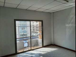 Продажа 2 спальни торговое помещение в Khlong Luang, Патумтани