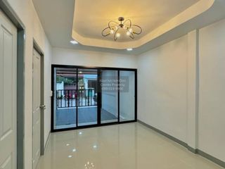 Reihenhaus zum Kauf mit 2 Zimmer in Bang Bua Thong, Nonthaburi