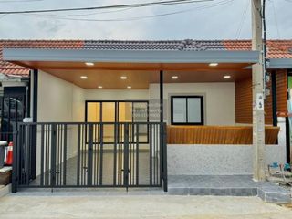 Reihenhaus zum Kauf mit 2 Zimmer in Bang Bua Thong, Nonthaburi