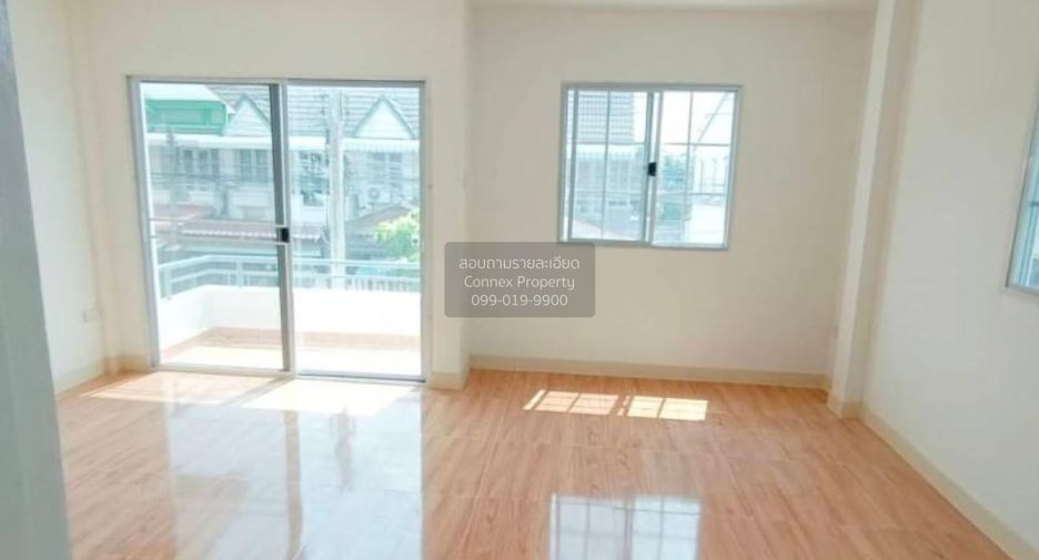 Casa adosada en venta de 2 habitaciones en Khlong Luang, Pathum Thani