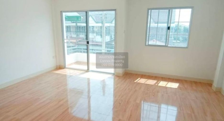 Casa adosada en venta de 2 habitaciones en Khlong Luang, Pathum Thani