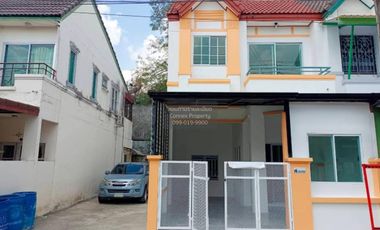 Casa adosada en venta de 2 habitaciones en Khlong Luang, Pathum Thani
