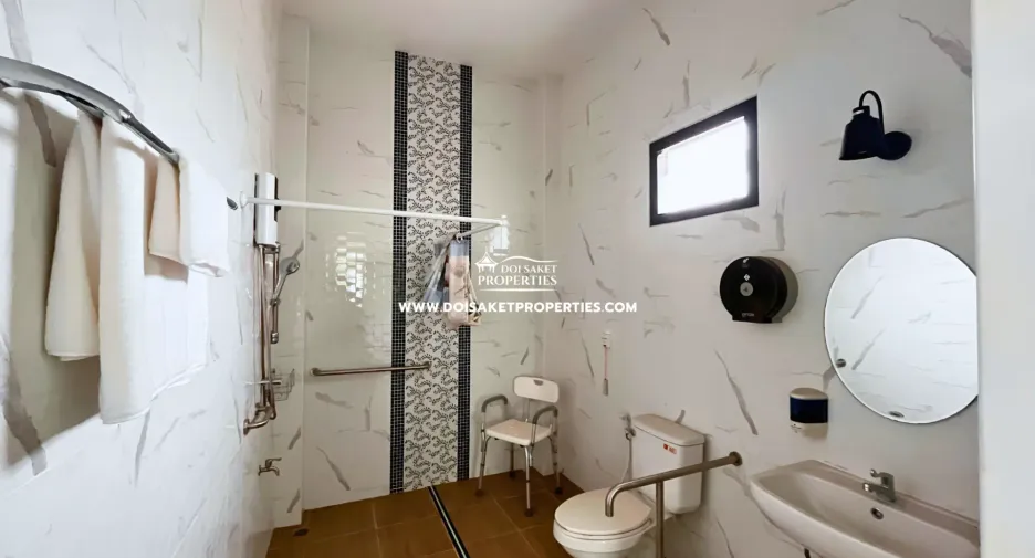For sale 5 ベッドルーム house in Doi Saket, Chiang Mai
