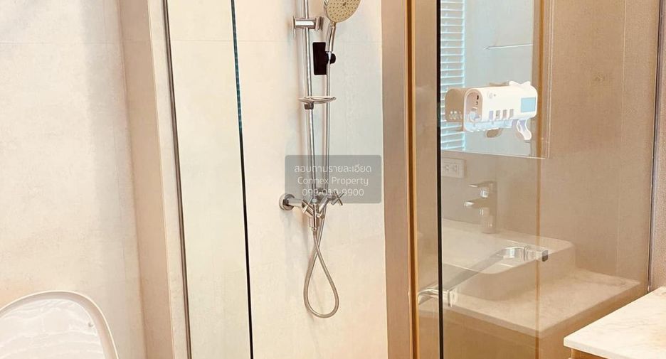 For rent 2 bedrooms condo in Pathum Wan, Bangkok