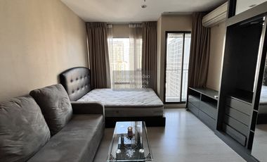 Condo en alquiler de 1 habitaciones en Huai Khwang, Bangkok