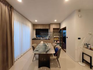 Haus zur Miete mit 4 Zimmer in Bang Kapi, Bangkok