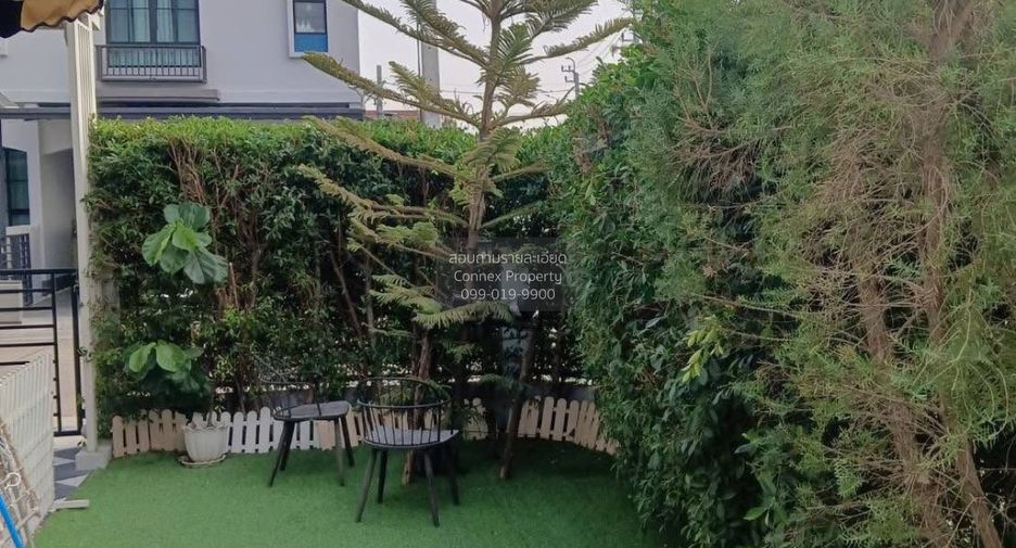For rent 2 bedrooms townhouse in Lat Krabang, Bangkok