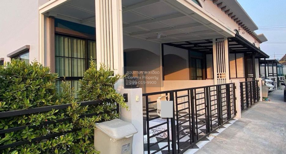 For rent 2 bedrooms townhouse in Lat Krabang, Bangkok