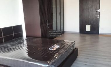 Wohnung zur Miete mit 1 Zimmer in Yan Nawa, Bangkok
