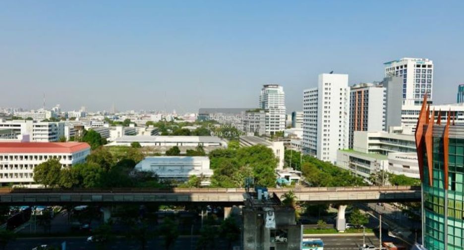 For rent 2 bedrooms condo in Ratchathewi, Bangkok
