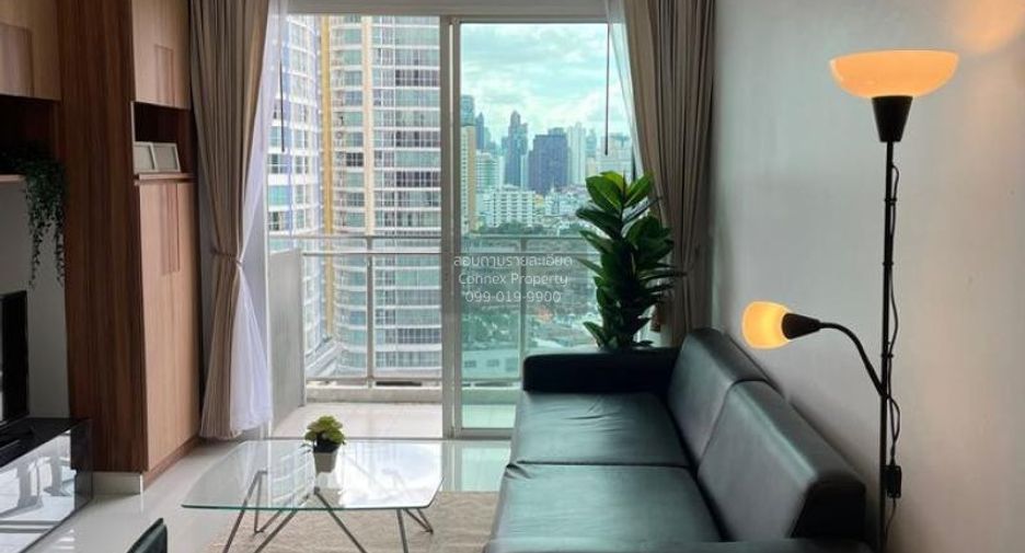 For rent 3 bedrooms condo in Khlong Toei, Bangkok