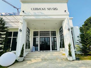 Local comercial en alquiler de 2 habitaciones en Mueang Samut Prakan, Samut Prakan