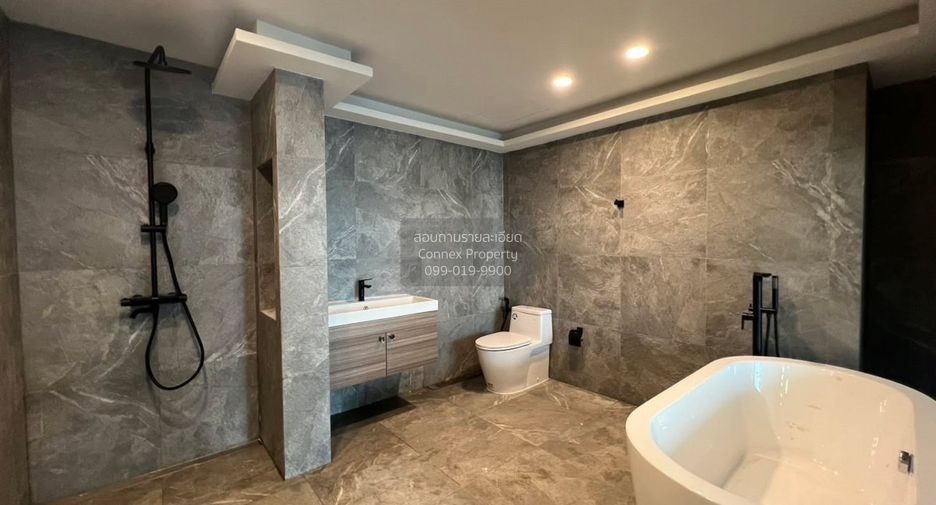 For rent 1 bed condo in Sathon, Bangkok