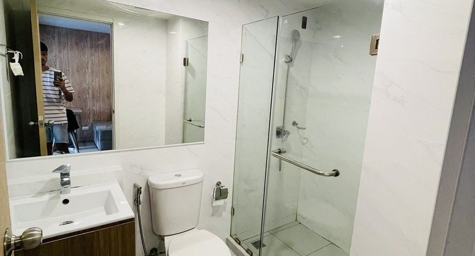 For sale 1 bed condo in Bang Na, Bangkok