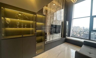For rent 2 bedrooms condo in Huai Khwang, Bangkok