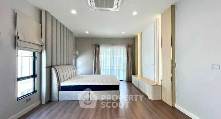 出售 4 卧室 独立屋 在 Bang Phli, Samut Prakan