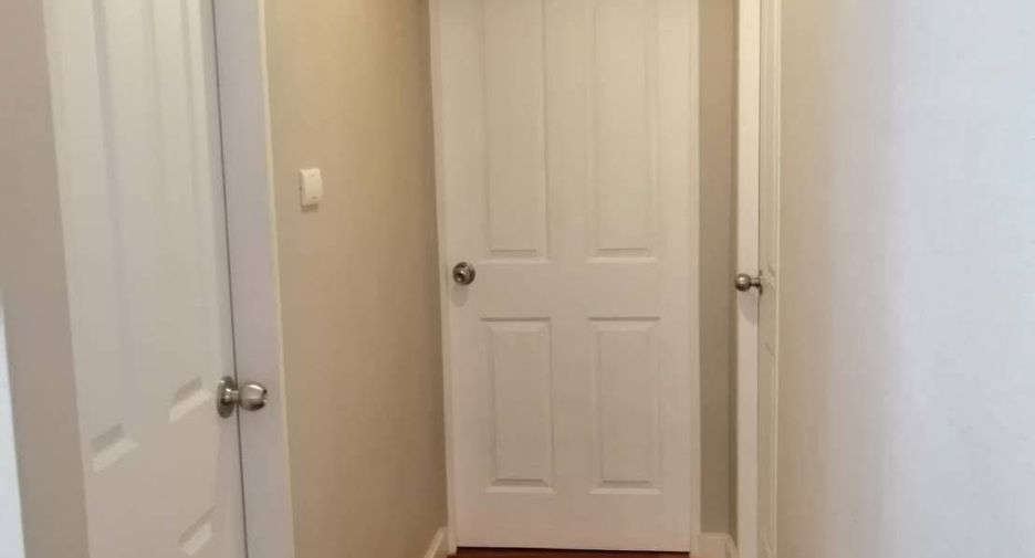 For rent and for sale 2 bedrooms condo in Huai Khwang, Bangkok