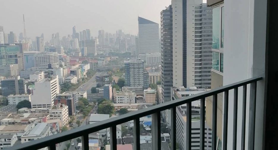For rent and for sale 2 bedrooms condo in Huai Khwang, Bangkok