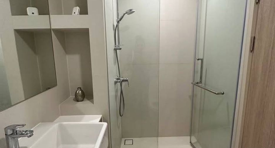 À louer et à vendre 1 chambre condo à Khlong Toei, Bangkok