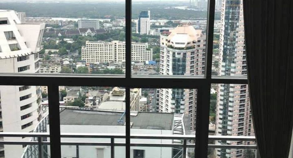 For sale 3 bedrooms condo in Khlong Toei, Bangkok