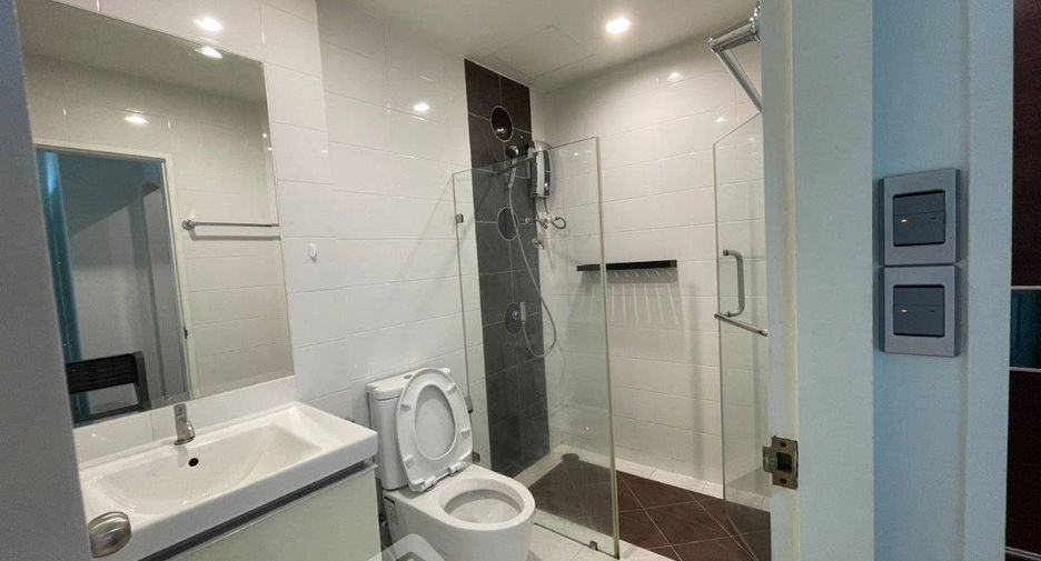 À vendre 2 chambres condo à Yan Nawa, Bangkok