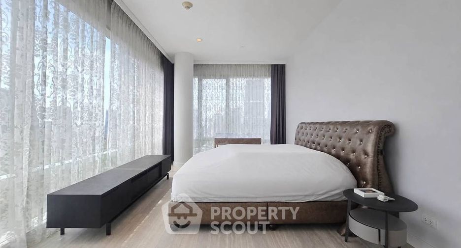 For sale 3 ベッドルーム condo in Pathum Wan, Bangkok