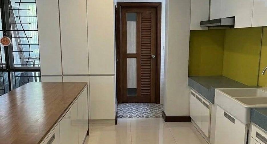 Продажа 4 спальни дом в Лак Си, Бангкок