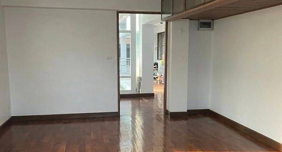 Продажа 4 спальни дом в Лак Си, Бангкок