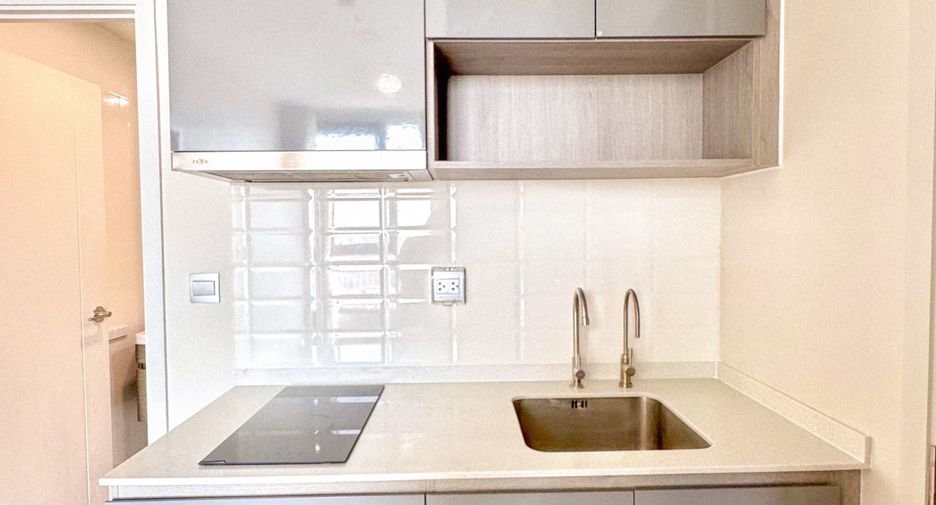 Продажа 2 спальни кондо в Банг Капи, Бангкок