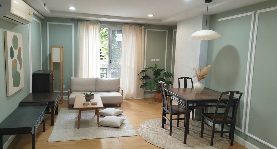 À vendre 2 chambres condo à Yan Nawa, Bangkok